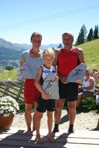 Annika, Carmen und Alois beim Hochalm Berglauf.